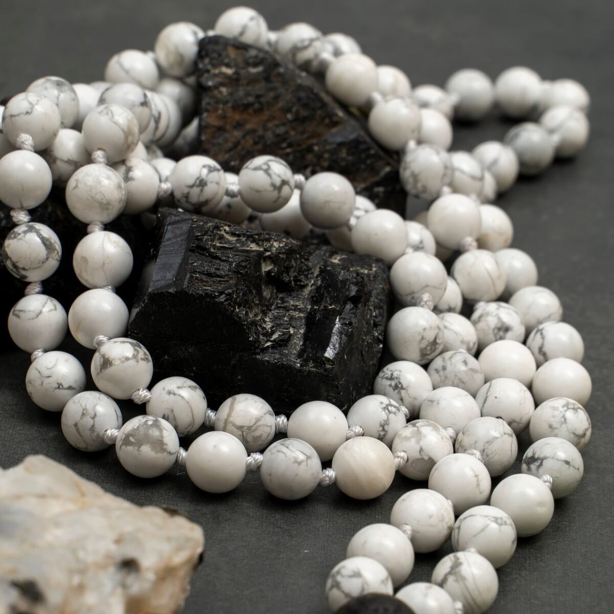 Howlite Mala