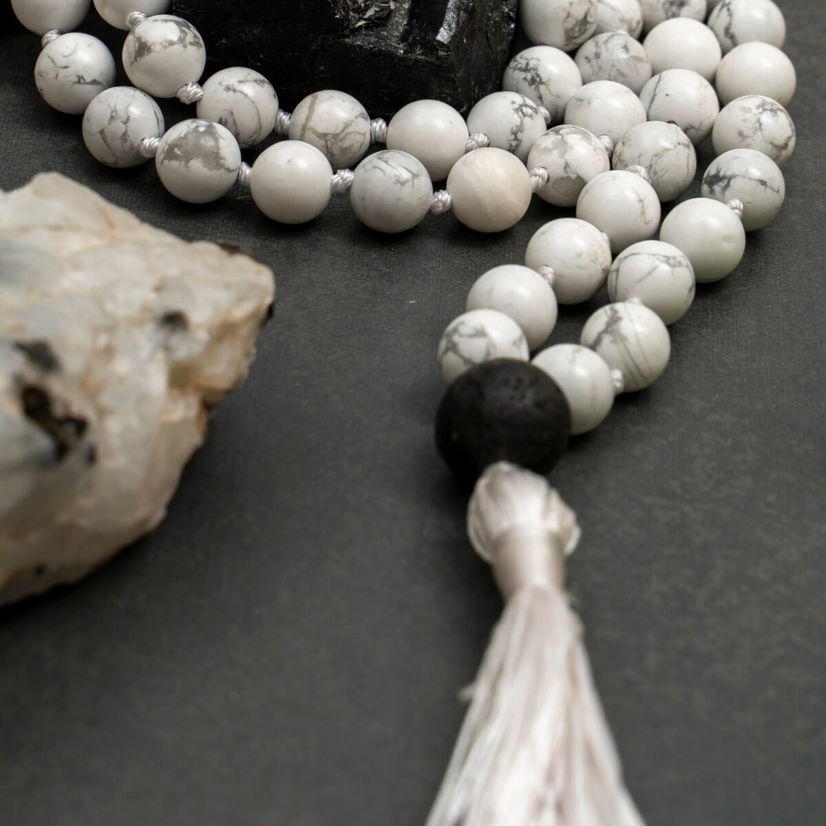 Howlite Mala