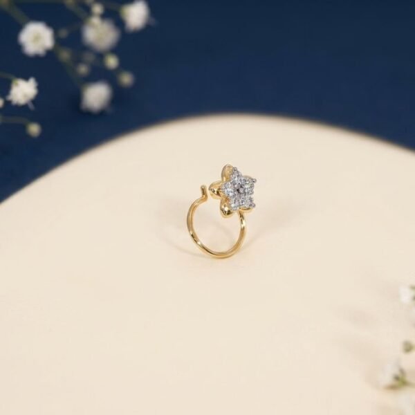 Daisy Sparkle Nose Ring front view with floral design