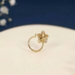Daisy Sparkle Nose Ring back view with floral design