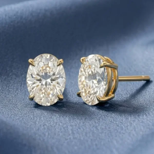 CVD Diamond Earrings featuring sparkling lab-grown diamonds in an elegant and modern design.
