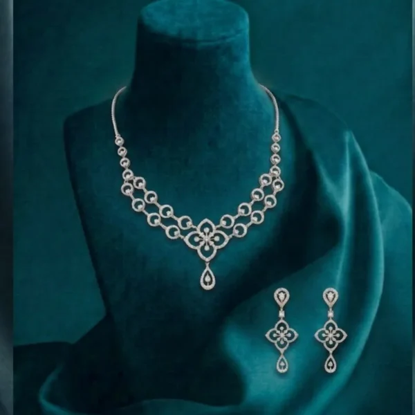Modern Celestia Loop necklace set featuring interlocking lab-grown CVD diamond circles in a hallmarked 14k rose gold setting.