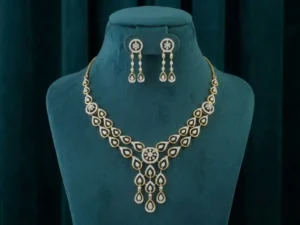 Classic teardrop CVD diamond necklace set featuring a high-clarity pear-cut lab-grown diamond pendant on a polished gold chain.