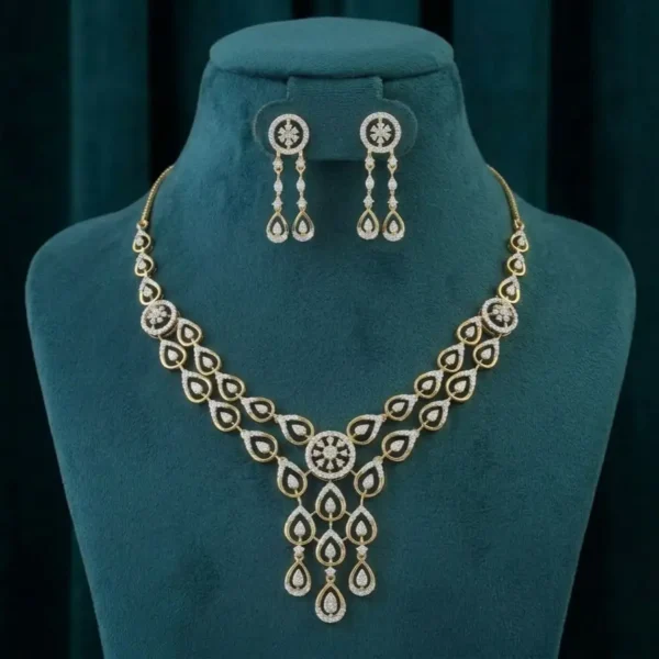 Classic teardrop CVD diamond necklace set featuring a high-clarity pear-cut lab-grown diamond pendant on a polished gold chain.