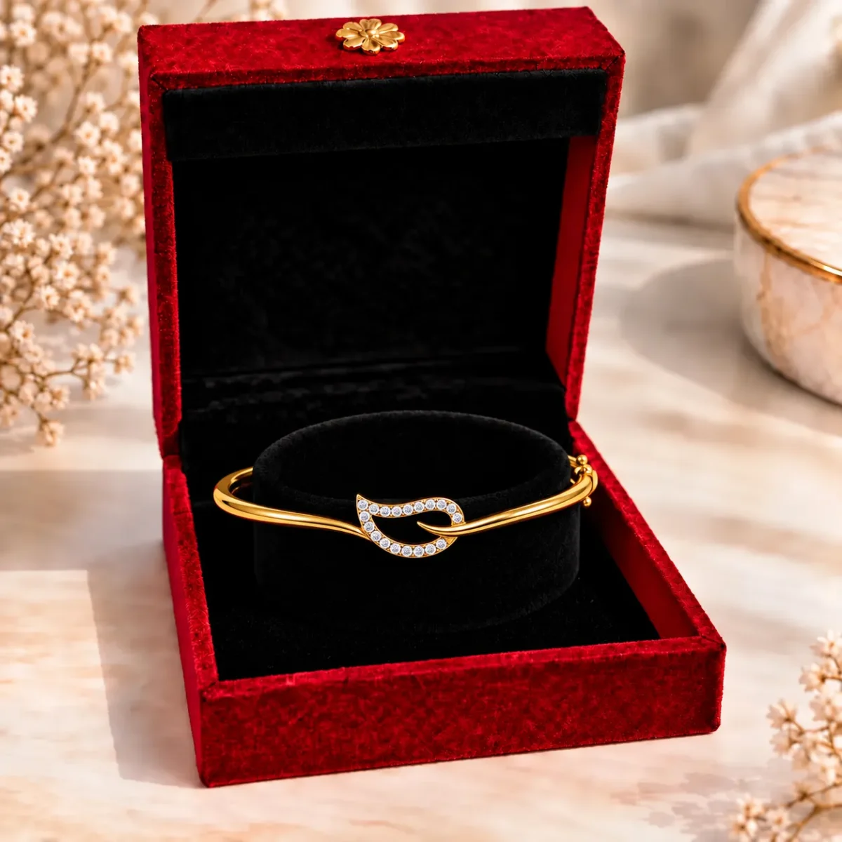 Elegant 18K Leaf Swirl Lab Grown Diamond Gold Bracelet for Women - Image 4