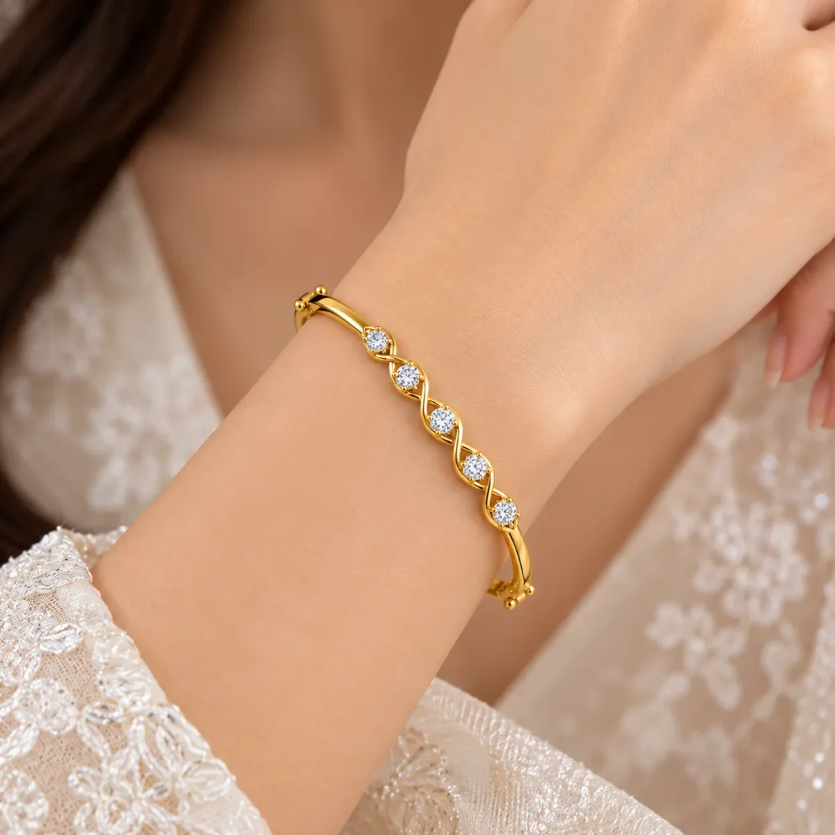 Elegant 18K Leaf Drop Lab Grown Diamond Gold Bracelet for Women - Image 2