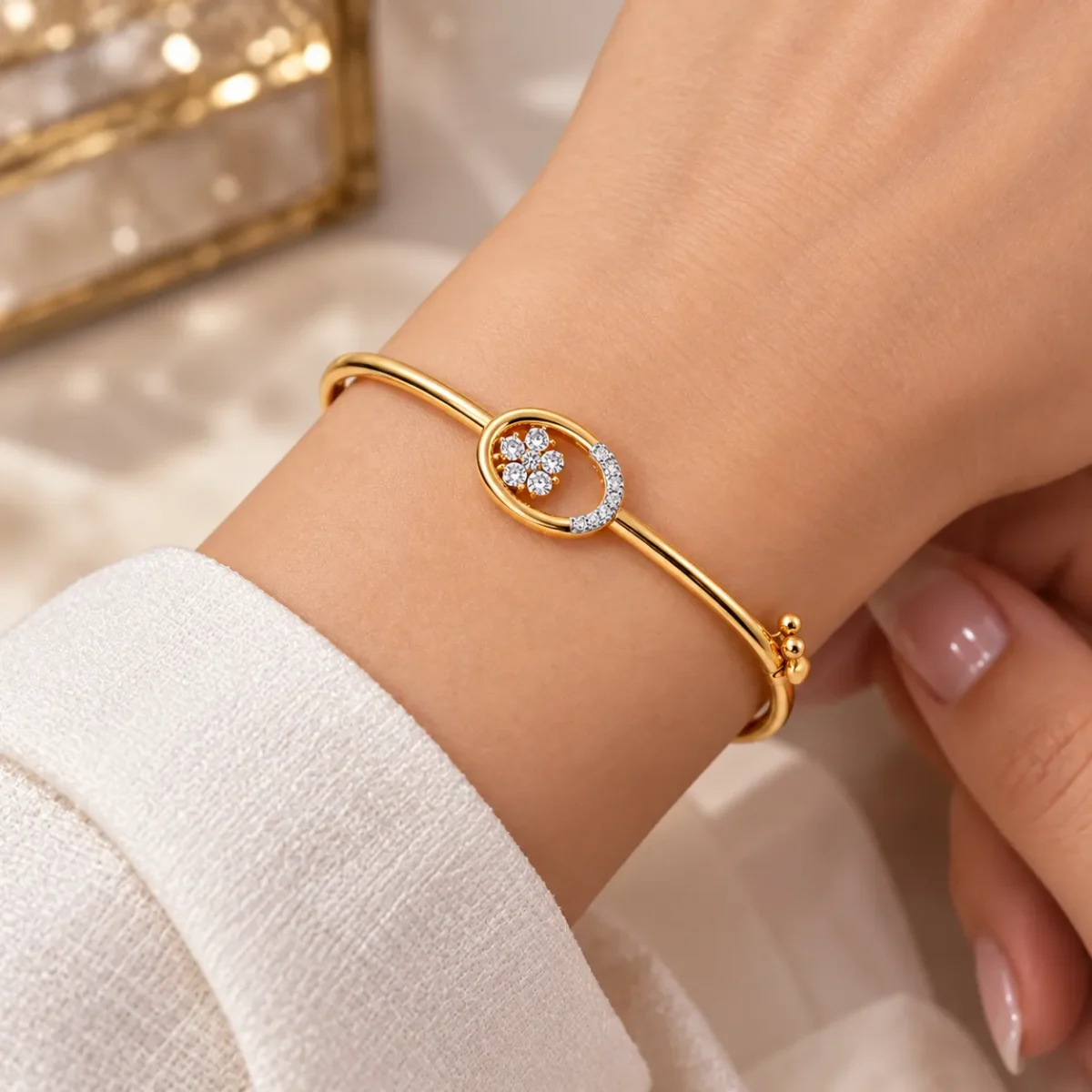 18K Gold Oval Floral Lab Grown Diamond Bracelet for Women - Image 2