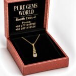 Stunning Infinity Swirl Solitaire Diamond Pendant in 18K Gold for Women – Brilliant Sparkle & Contemporary Elegance - Image 5
