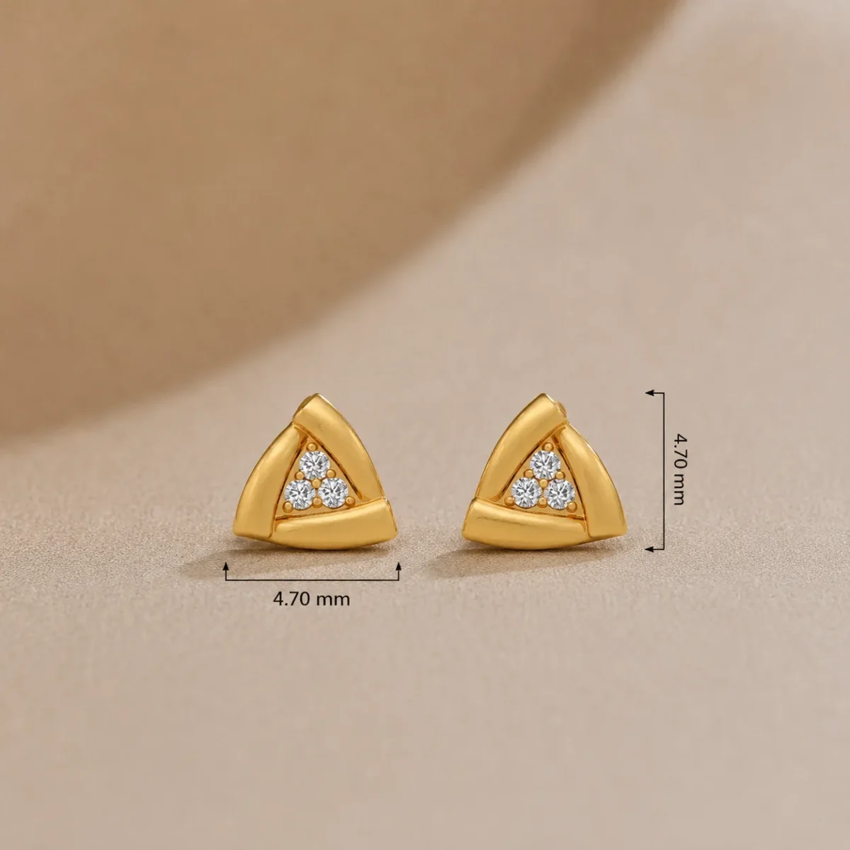 Elegant Triangular Lab Grown Diamond Stud Earrings in 18K Yellow Gold - Image 4