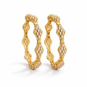 Shop lab grown diamond bracelets for women in Delhi NCR at Pure Gems World, featuring elegant CVD diamond tennis bracelets in gold.