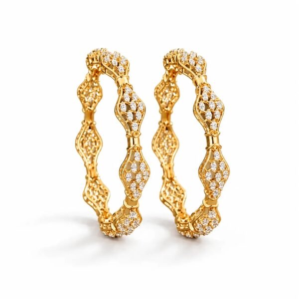Shop lab grown diamond bracelets for women in Delhi NCR at Pure Gems World, featuring elegant CVD diamond tennis bracelets in gold.