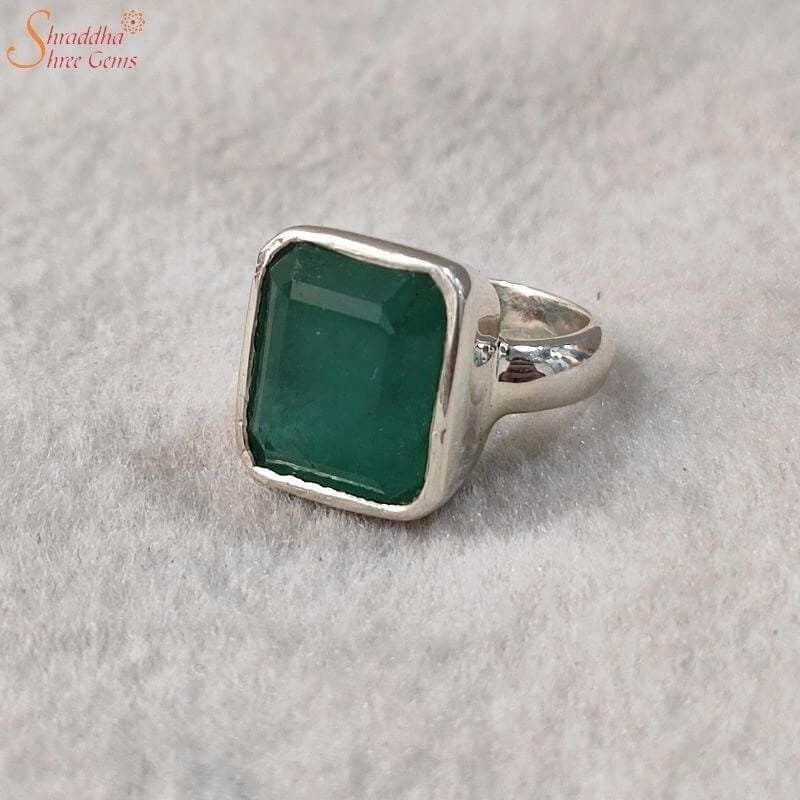 high-quality-emerald-gemstone-ring-2.jpg High Quality Emerald Gemstone Ring - Image 1