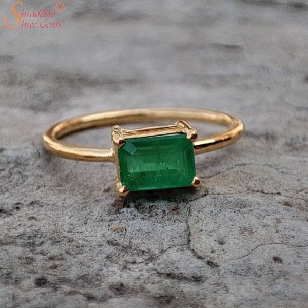 Natural Emerald (Panna) Gemstone